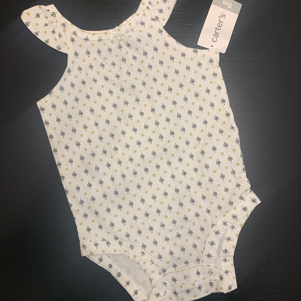 ⭐️2/$6.00⭐️—Carter's 9m Tank-Style Onesie